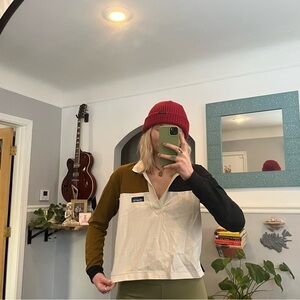 Kavu women’s Tan and black quarter cut long sleeve